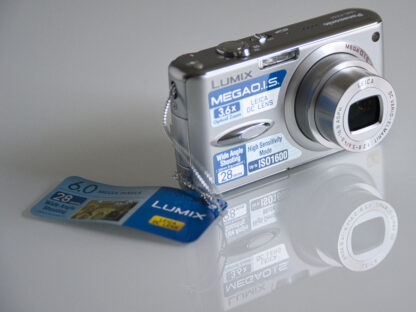 Panasonic LUMIX FX01, käytetty ( New Old Stock)