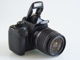 Canon EOS 1100D + EF-S 18-55mm f/3.5-5.6 IS, käytetty